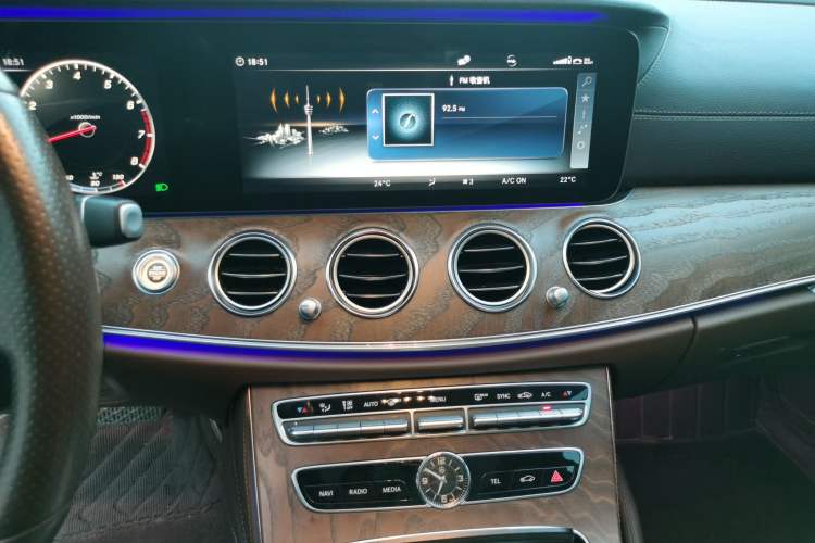 Used Mercedes-Benz E-Class 2018 Facelift E 300 L Luxury Edition Audio And AC Panel