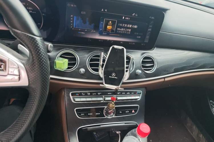 Used Mercedes-Benz E-Class 2018 Facelift E 200 L Audio And AC Panel