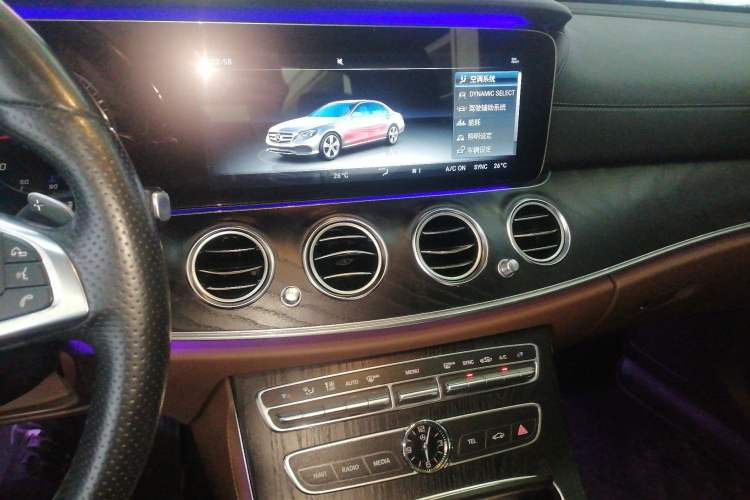 Used Mercedes-Benz E-Class 2018 Facelift E 200 L Sport 4MATIC Audio And AC Panel