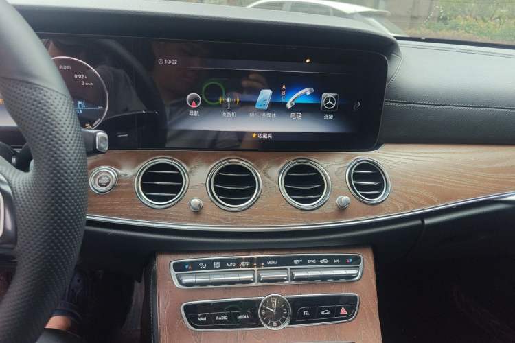 Used Mercedes-Benz E-Class 2018 E 200 L Audio And AC Panel