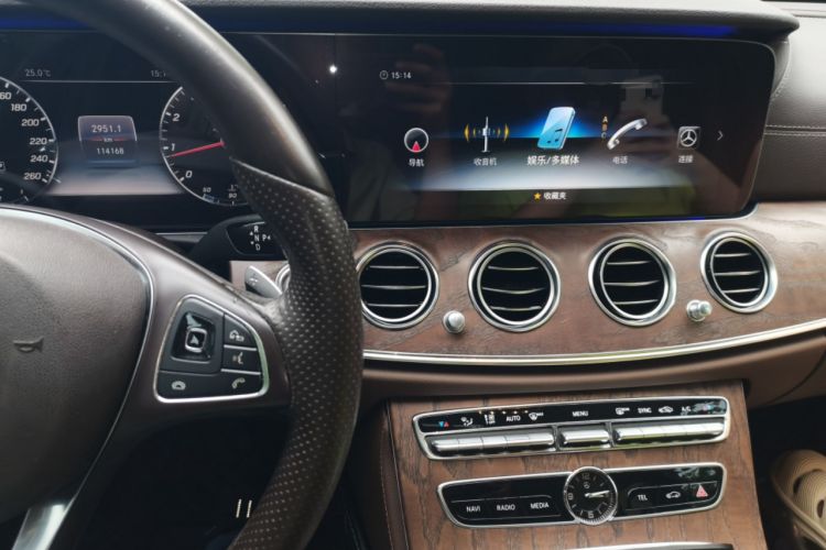 Used Mercedes-Benz E-Class 2018 Facelift E 200 L Audio And AC Panel