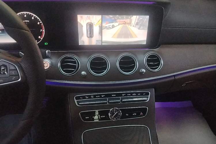 Used Mercedes-Benz E-Class 2018 E 300 L Luxury Model Audio And AC Panel