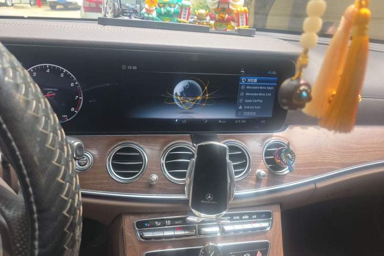 Used Mercedes-Benz E-Class 2018 Facelifted E 300 L Stylish Version Audio And AC Panel