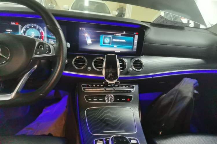 Used Mercedes-Benz E-Class 2018 Facelift E 200 L Sport 4MATIC Audio And AC Panel