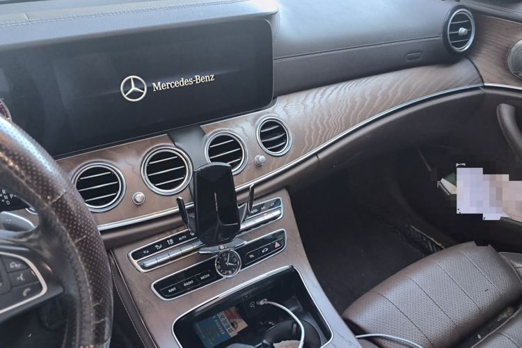Used Mercedes-Benz E-Class 2018 Facelift E 200 L Audio And AC Panel