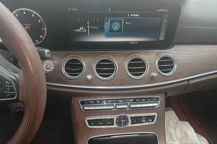 Used Mercedes-Benz E-Class 2018 Facelift E 200 L 4MATIC Audio And AC Panel