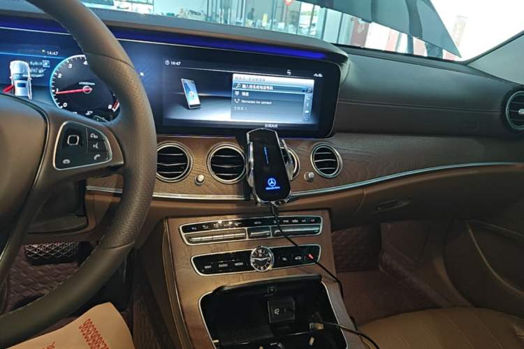 Used Mercedes-Benz E-Class 2018 Facelift E 300 L Luxury Edition Audio And AC Panel