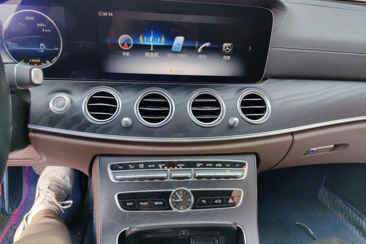 Used Mercedes-Benz E-Class 2018 Facelift E 200 L Sport 4MATIC Audio And AC Panel