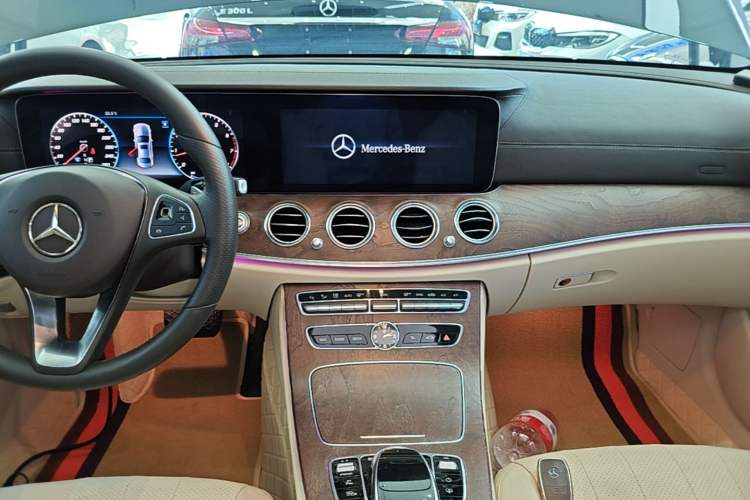 Used Mercedes-Benz E-Class 2018 Facelift E 300 L Luxury Edition Audio And AC Panel