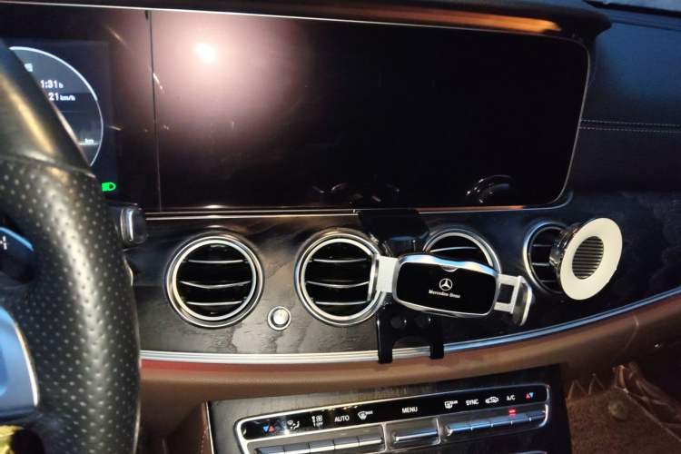 Used Mercedes-Benz E-Class 2018 E 200 L Sport Edition Audio And AC Panel