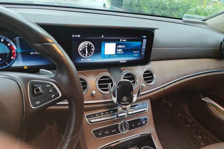 Used Mercedes-Benz E-Class 2018 E 200 L Audio And AC Panel