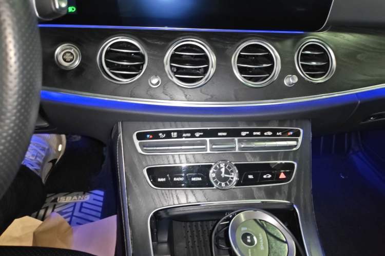 Used Mercedes-Benz E-Class 2018 E 200 L Sport Edition Audio And AC Panel
