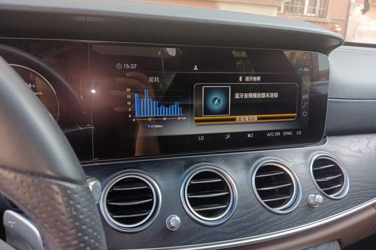 Used Mercedes-Benz E-Class 2018 Facelift E 200 L Sport 4MATIC Audio And AC Panel