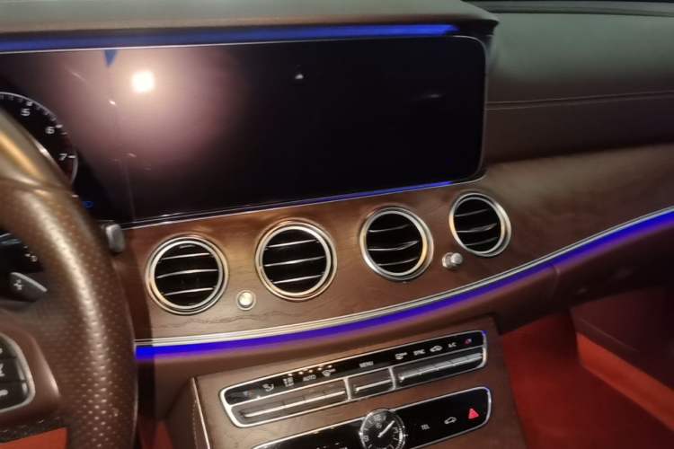 Used Mercedes-Benz E-Class 2018 Facelift E 200 L Audio And AC Panel