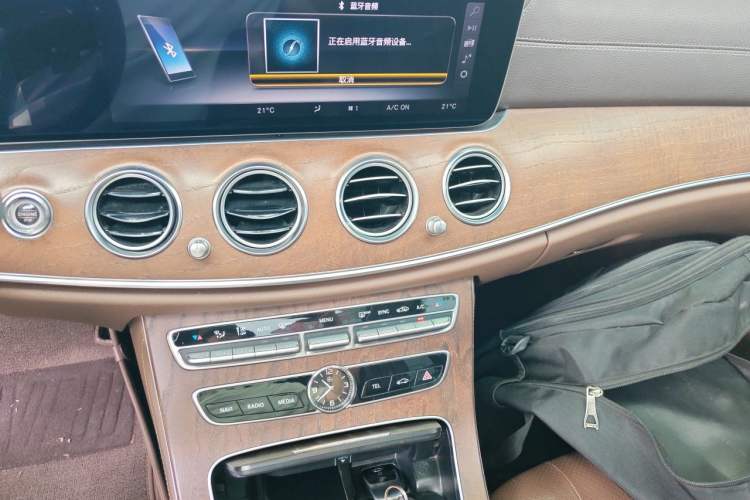Used Mercedes-Benz E-Class 2018 Facelift E 200 L Audio And AC Panel