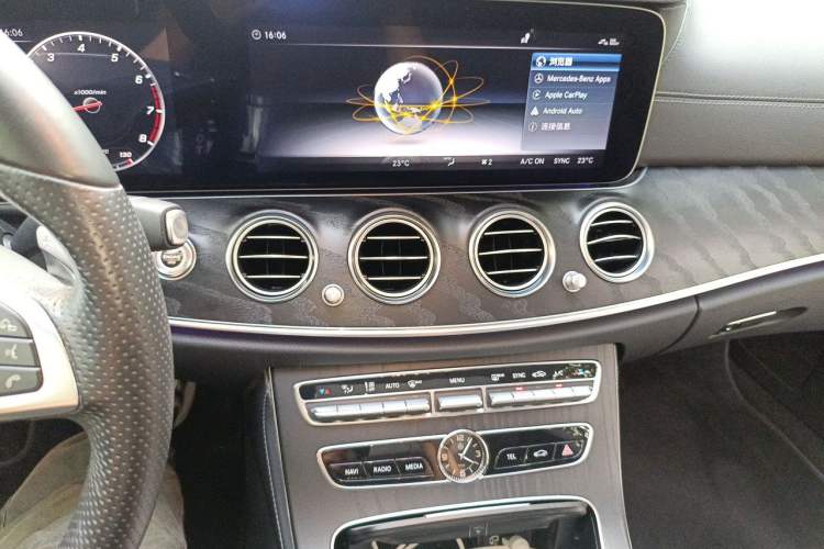 Used Mercedes-Benz E-Class 2018 E 300 L Sport Luxury Edition Audio And AC Panel