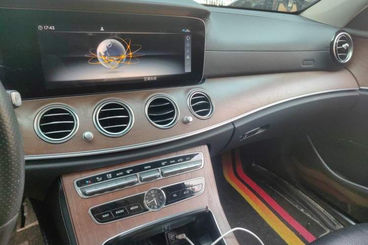 Used Mercedes-Benz E-Class 2018 E 200 L 4MATIC Audio And AC Panel