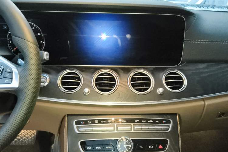 Used Mercedes-Benz E-Class 2018 Facelift E 200 L Sport Edition Audio And AC Panel
