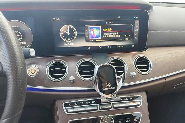 Used Mercedes-Benz E-Class 2018 Facelift E 200 L Audio And AC Panel