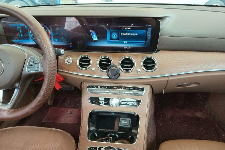 Used Mercedes-Benz E-Class 2018 Facelifted E 300 L Stylish Version Audio And AC Panel