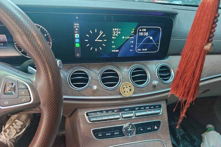 Used Mercedes-Benz E-Class 2018 Facelift E 200 L 4MATIC Audio And AC Panel