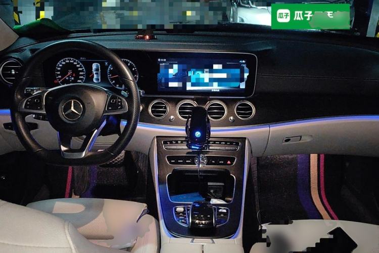 Used Mercedes-Benz E-Class 2018 Facelift E 200 L Sport Edition Center Console