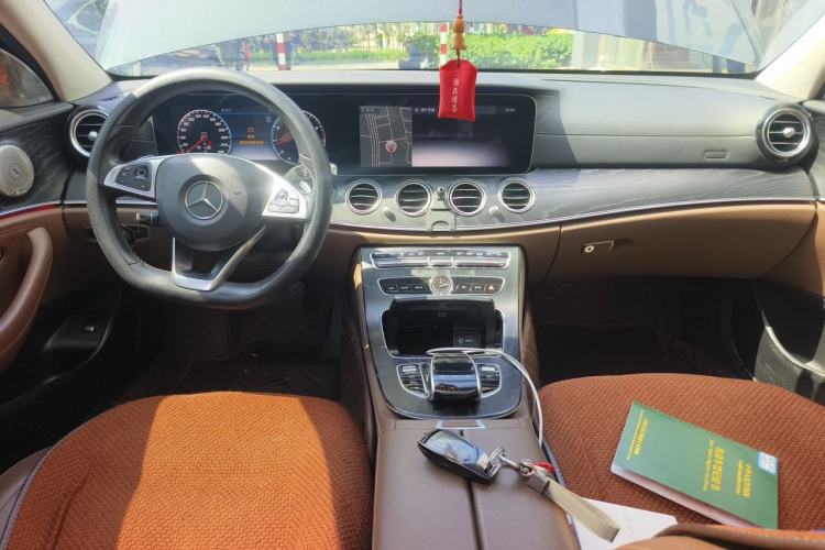 Used Mercedes-Benz E-Class 2018 E 200 L Sport Edition Center Console