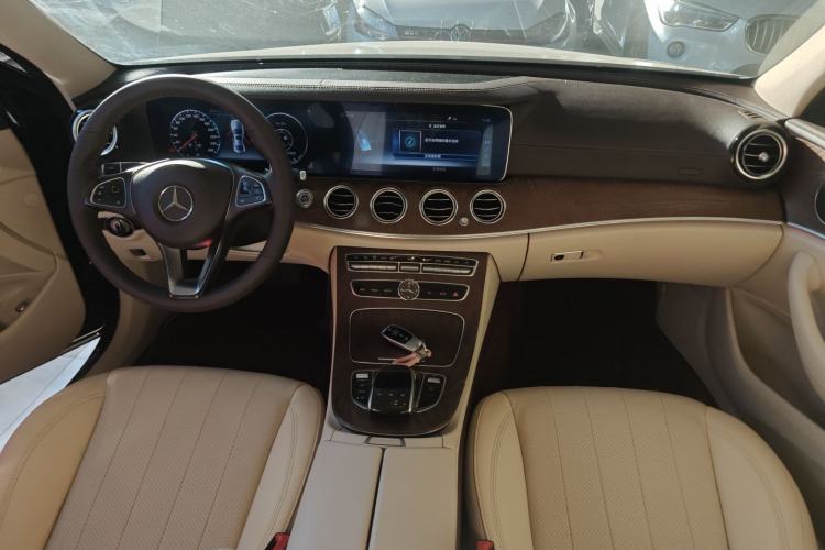 Used Mercedes-Benz E-Class 2018 Facelifted E 300 L Stylish Version Center Console