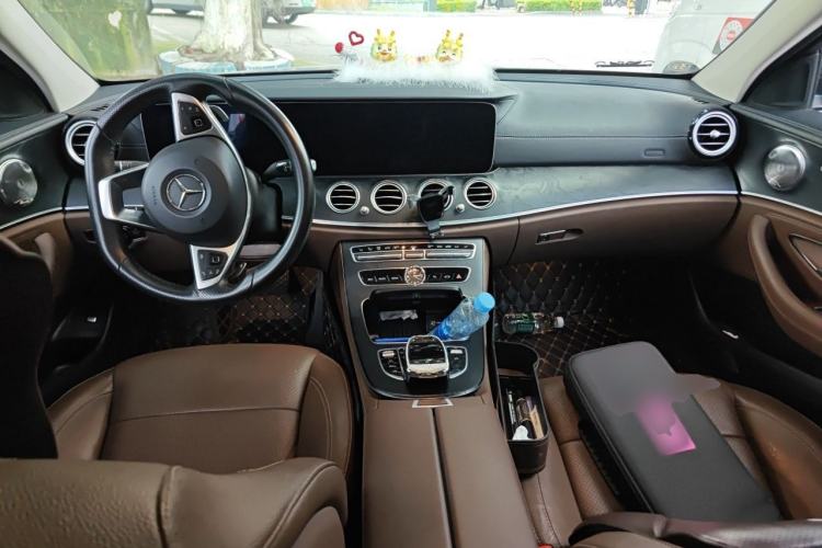 Used Mercedes-Benz E-Class 2018 Restyled E 300 L Sporty and Stylish Edition Center Console
