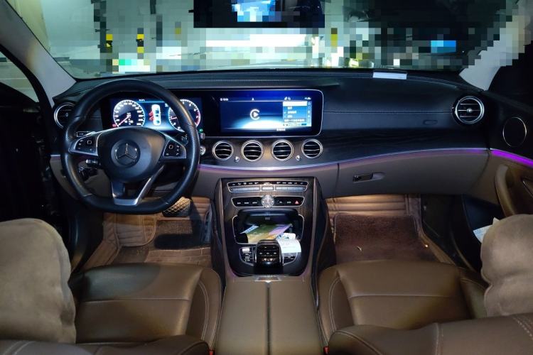 Used Mercedes-Benz E-Class 2018 Restyled E 300 L Sport Luxury Edition Center Console