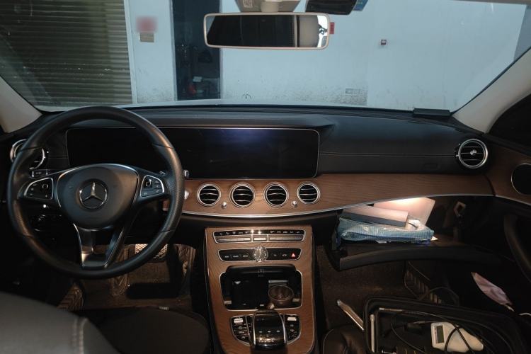 Used Mercedes-Benz E-Class 2018 Facelift E 300 L Luxury Edition Center Console