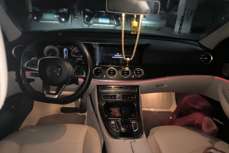 Used Mercedes-Benz E-Class 2018 Restyled E 300 L Sporty and Stylish Edition Center Console