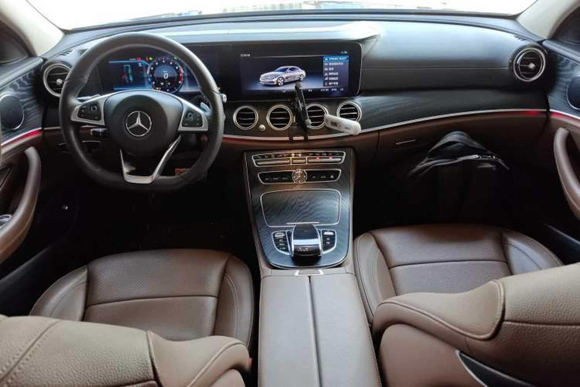 Used Mercedes-Benz E-Class 2018 E 300 L Sport Luxury Edition Center Console