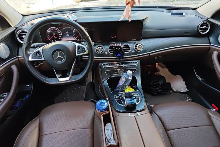 Used Mercedes-Benz E-Class 2018 Restyled E 300 L Sport Luxury Edition Center Console