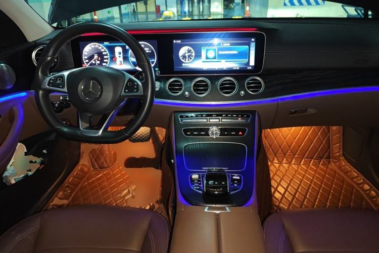 Used Mercedes-Benz E-Class 2018 Restyled E 300 L Sport Luxury Edition Center Console