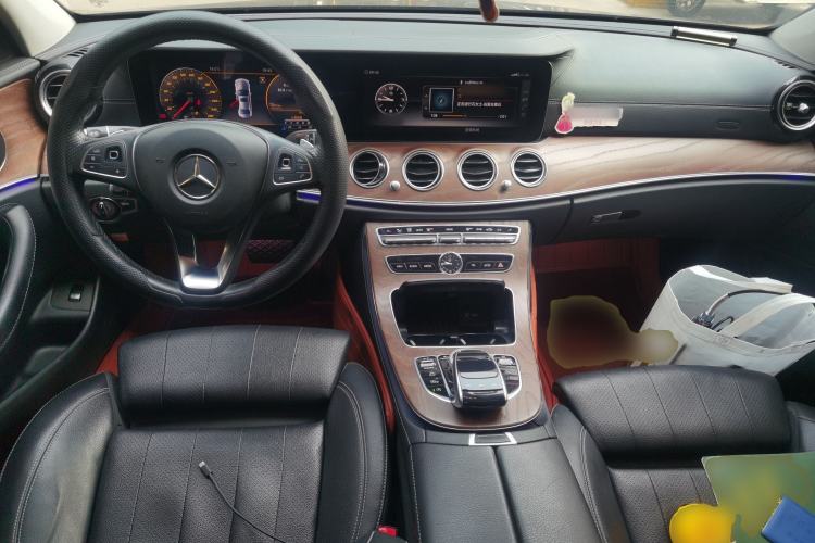 Used Mercedes-Benz E-Class 2018 E 200 L Center Console