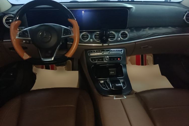 Used Mercedes-Benz E-Class 2018 Restyled E 300 L Sport Luxury Edition Center Console