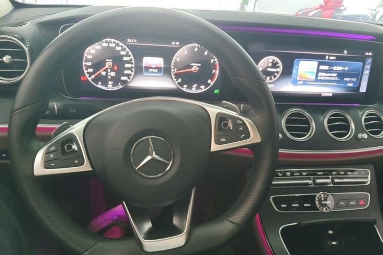 Used Mercedes-Benz E-Class 2018 Restyled E 300 L Sport Luxury Edition Center Console