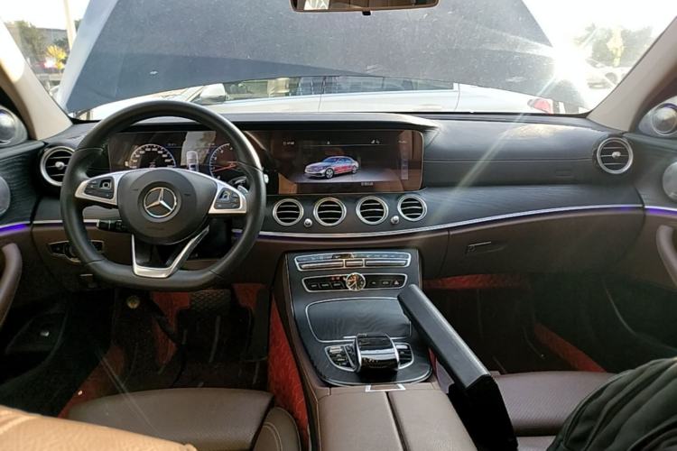 Used Mercedes-Benz E-Class 2018 Facelift E 200 L Sport Edition Center Console