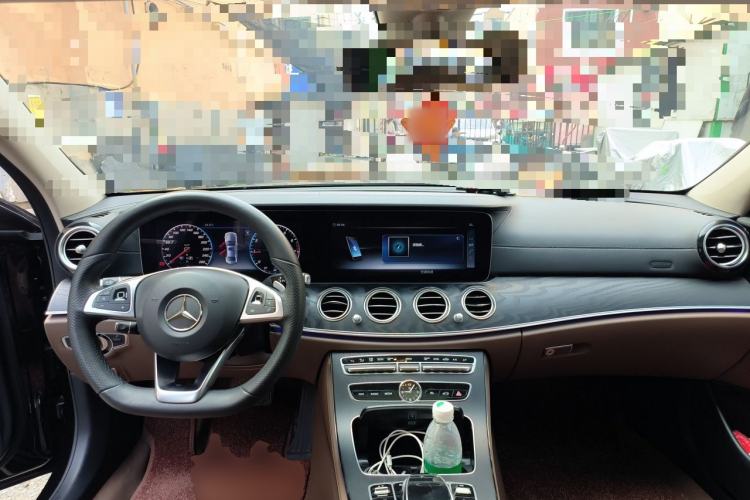 Used Mercedes-Benz E-Class 2018 E 200 L Sport Edition Center Console