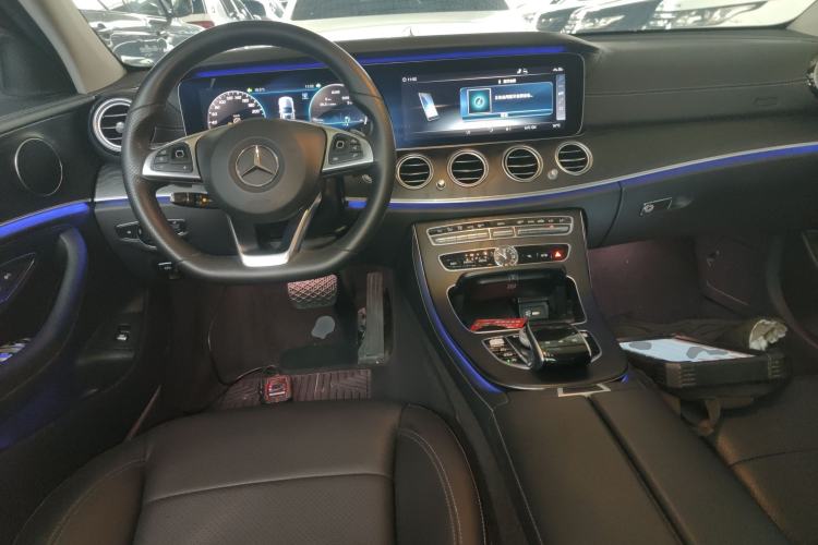 Used Mercedes-Benz E-Class 2018 Restyled E 300 L Sport Luxury Edition Center Console