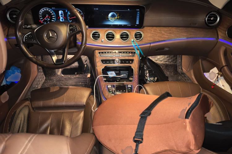 Used Mercedes-Benz E-Class 2018 Facelift E 200 L Center Console