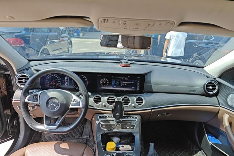 Used Mercedes-Benz E-Class 2018 Restyled E 300 L Sporty and Stylish Edition Center Console