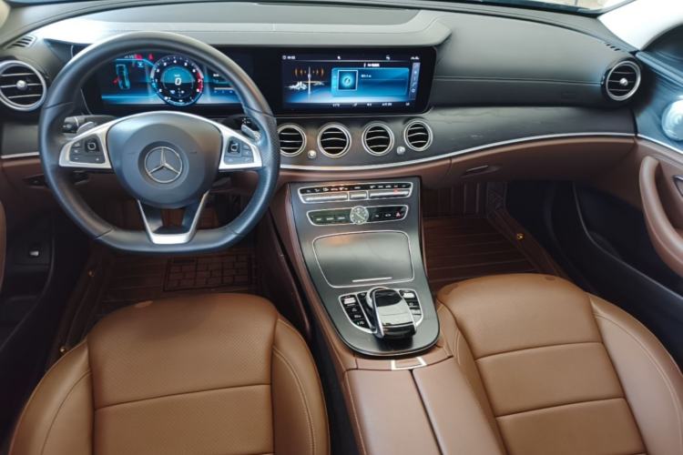 Used Mercedes-Benz E-Class 2018 Restyled E 300 L Sport Luxury Edition Center Console