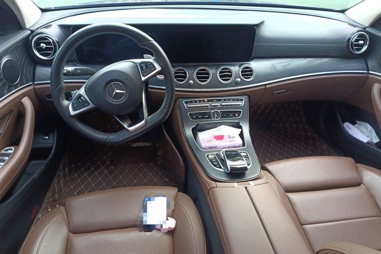 Used Mercedes-Benz E-Class 2018 Facelift E 200 L Sport Edition Center Console