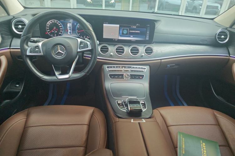Used Mercedes-Benz E-Class 2018 Restyled E 300 L Sport Luxury Edition Center Console