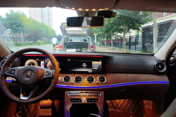 Used Mercedes-Benz E-Class 2018 Facelift E 300 L Luxury Edition Center Console