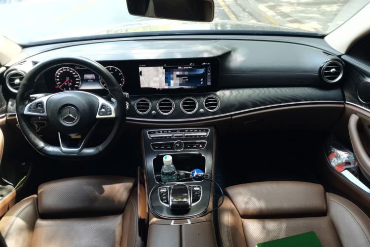 Used Mercedes-Benz E-Class 2018 Facelift E 200 L Sport Edition Center Console