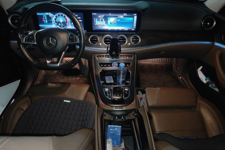 Used Mercedes-Benz E-Class 2018 Facelift E 200 L Sport 4MATIC Center Console