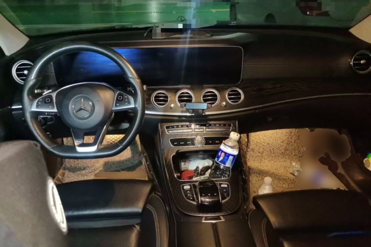 Used Mercedes-Benz E-Class 2018 E 200 L Sport Edition Center Console